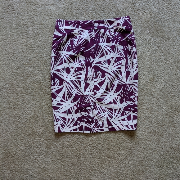 Tropical Leaf Print Pencil Skirt - Picture 2 of 2